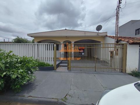 Casa para alugar em Brodowski, Centro, com 3 quartos, com 270 m²