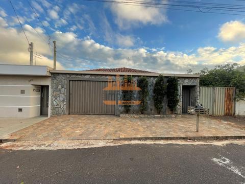 Casa para alugar em Brodowski, Centro, com 3 quartos, com 300 m²