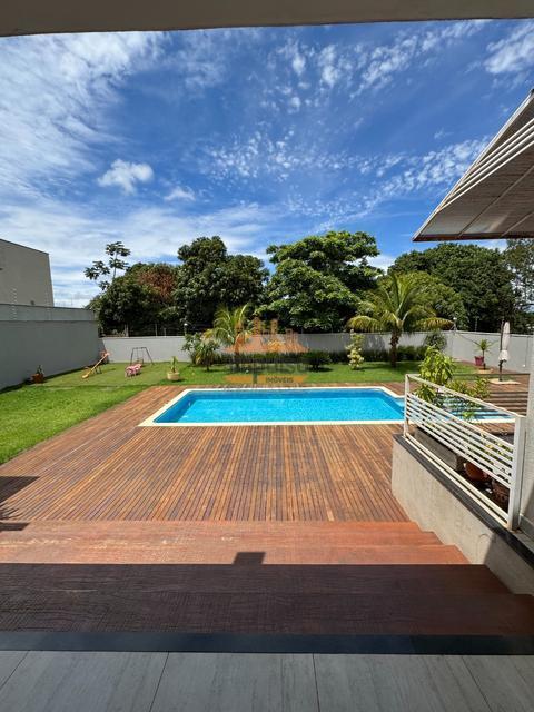 Casa à venda e para alugar em Brodowski, Vila Cristal, com 3 suítes, com 400 m²
